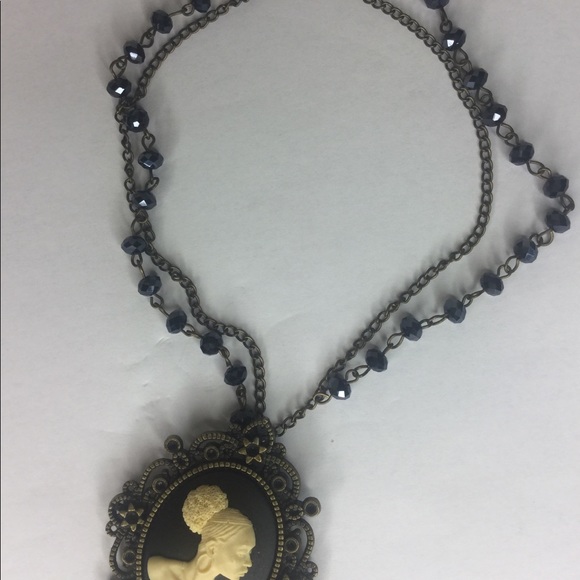 Vintage Cameo Necklace - Picture 6 of 6